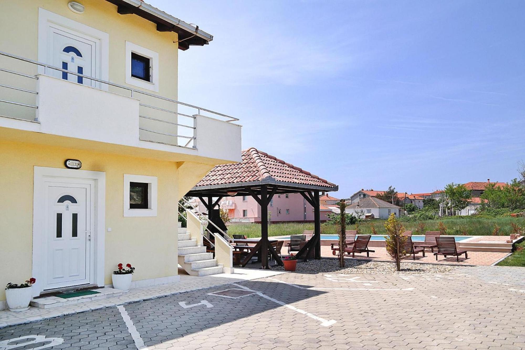 Apartments Lug Privlaka With Pool Exterior photo