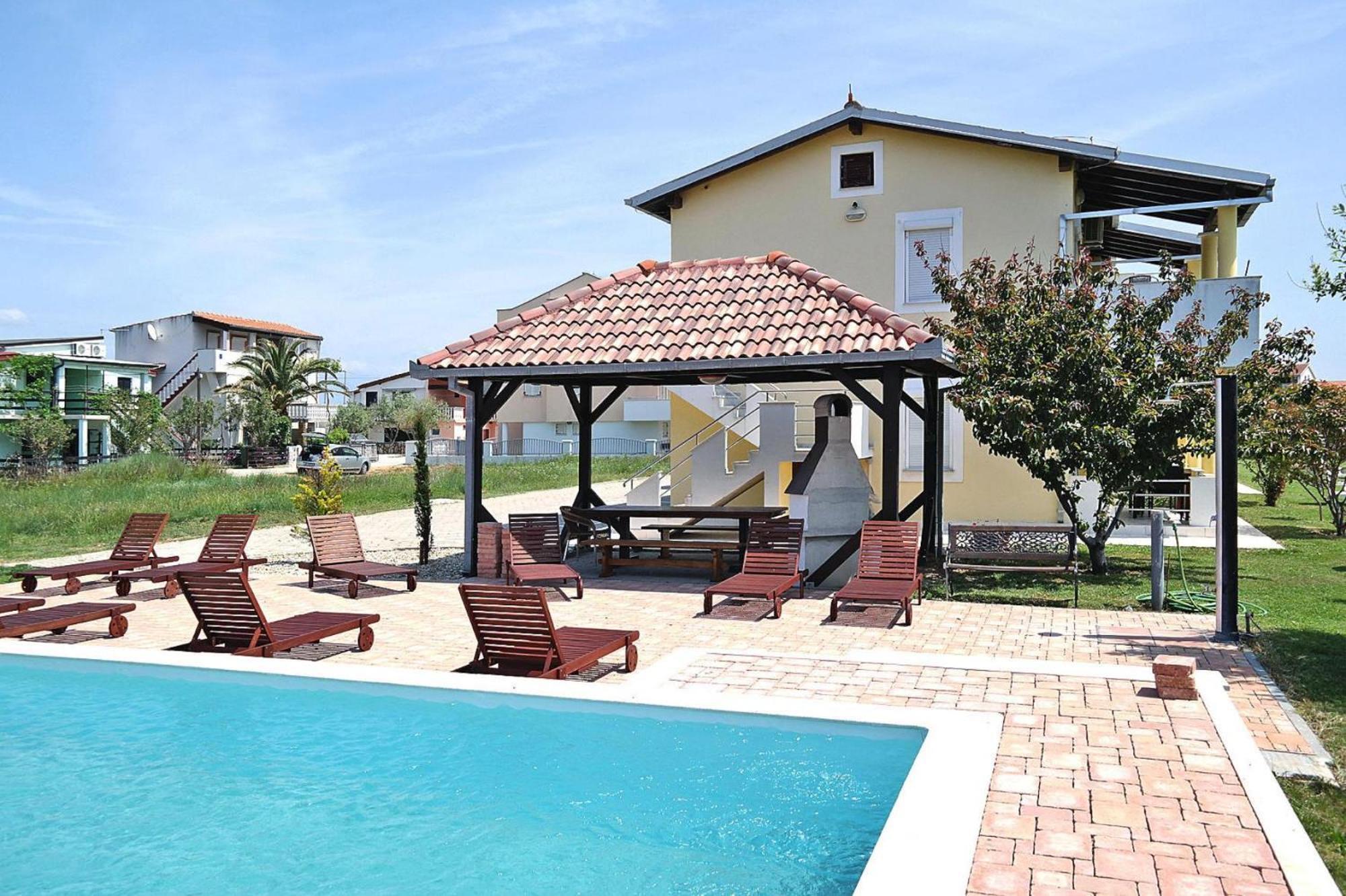 Apartments Lug Privlaka With Pool Exterior photo