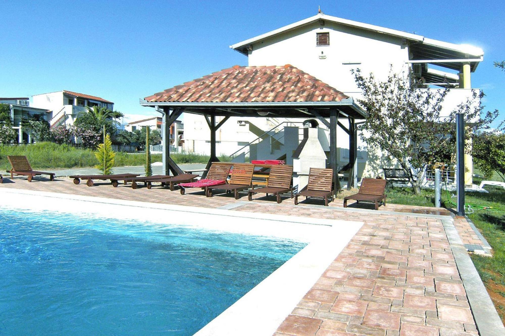 Apartments Lug Privlaka With Pool Exterior photo
